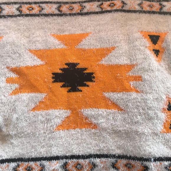 Sweater, Aztec/ Indigenous/ Native Print - Picture 4 of 7
